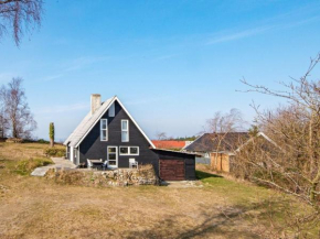 6 person holiday home in Ebeltoft